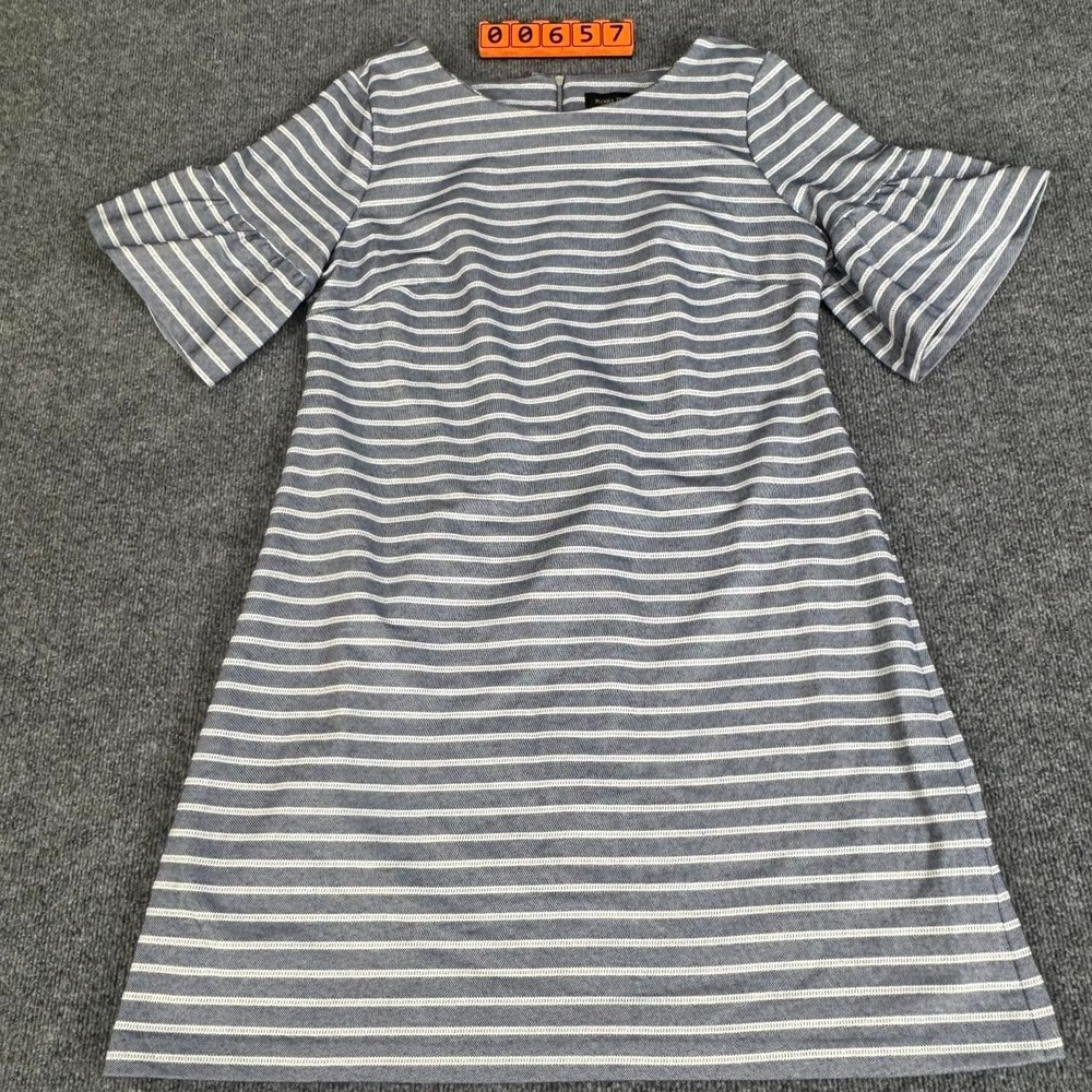 New without tags Ivanka Trump white and navy blue horizontal striped dress , 16